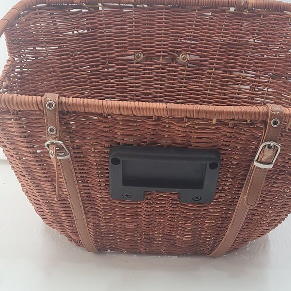 Pet Cruiser Wicker Cruiser™ Pet Bicycle Basket - Picture 8 of 12